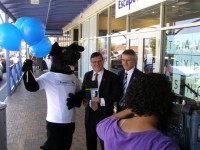 Jet holds balloons at WA ScamNet launch in Geraldton