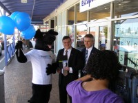 Jet holds balloons at WA ScamNet launch in Geraldton